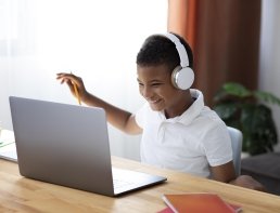 5 astuces infaillibles pour rester motivé lors d'une formation à distance.